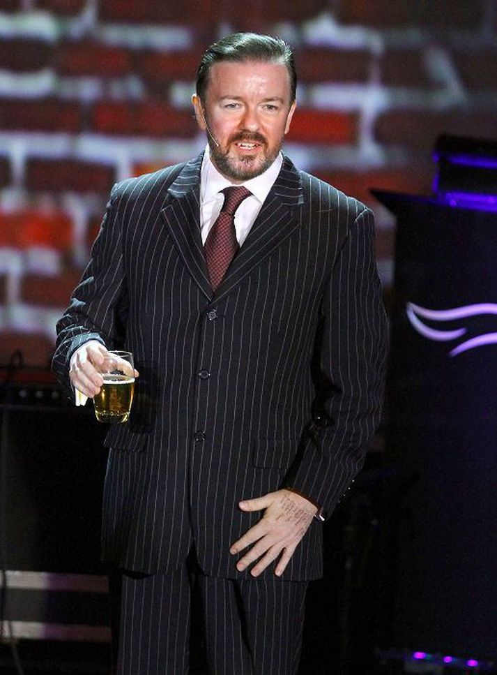 Ricky Gervais er í stuði sem kynnir.