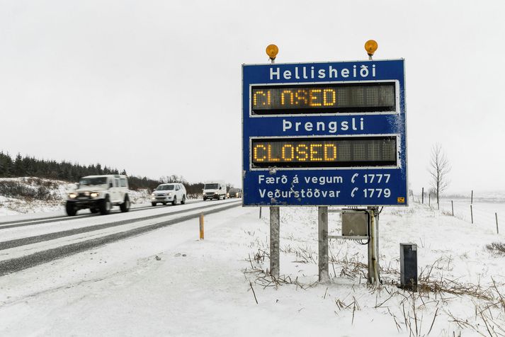 Nokkuð oft hefur þurft að loka vegunum undanfarnar vikur vegna veðurs. 