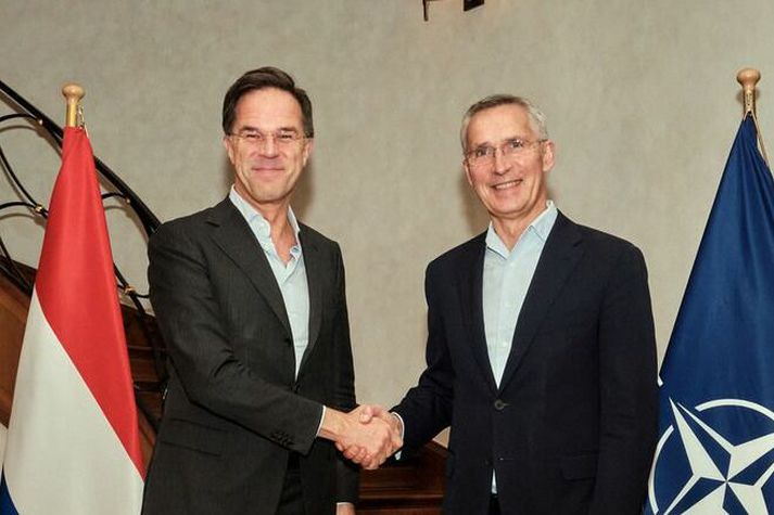 Mark Rutte, til vinstri, og Jens Stoltenberg.