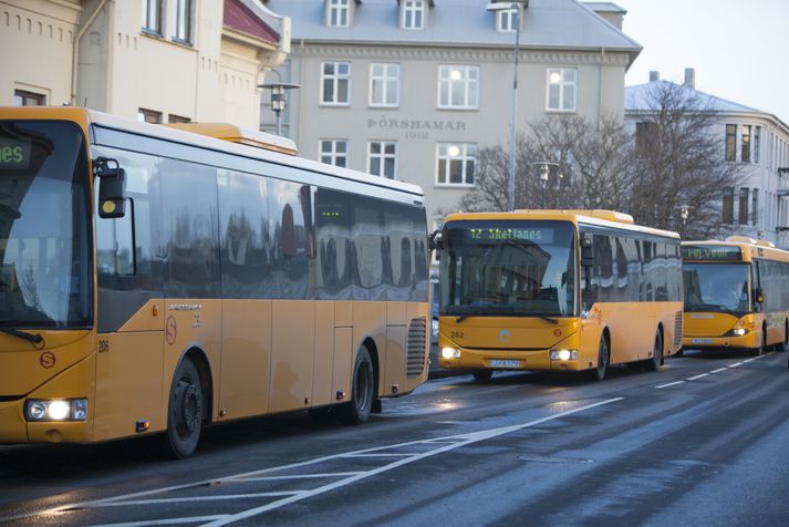 Atvikið kom upp í Ártúnsbrekku en myndin er af strætisvögnum í miðbæ Reykjavíkur.