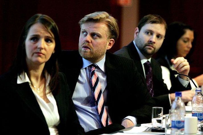 Á fundir greiningardeildar. Ásgeir Jónsson forstöðumaður, Haraldur Yngvi Pétursson og Þóra Helgadóttir sérfræðingar greiningardeildar Kaupþings banka. 