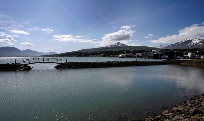 Lögreglan handtók tvo karlmenn á Akureyri í nótt. Mynd/ Pjetur.