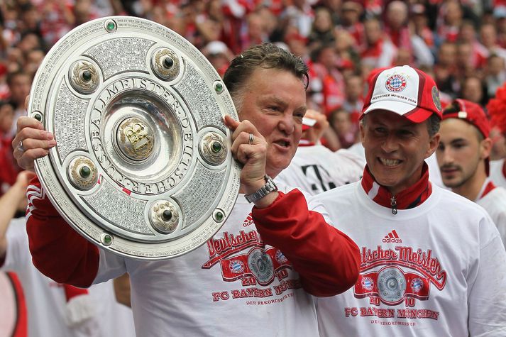 Van Gaal fagnar með Bayern.