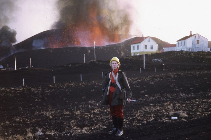 Hinn 26 ára gamli Ingvar Birgir Friðleifsson lentur á Heimaey á þriðja degi eldgossins.