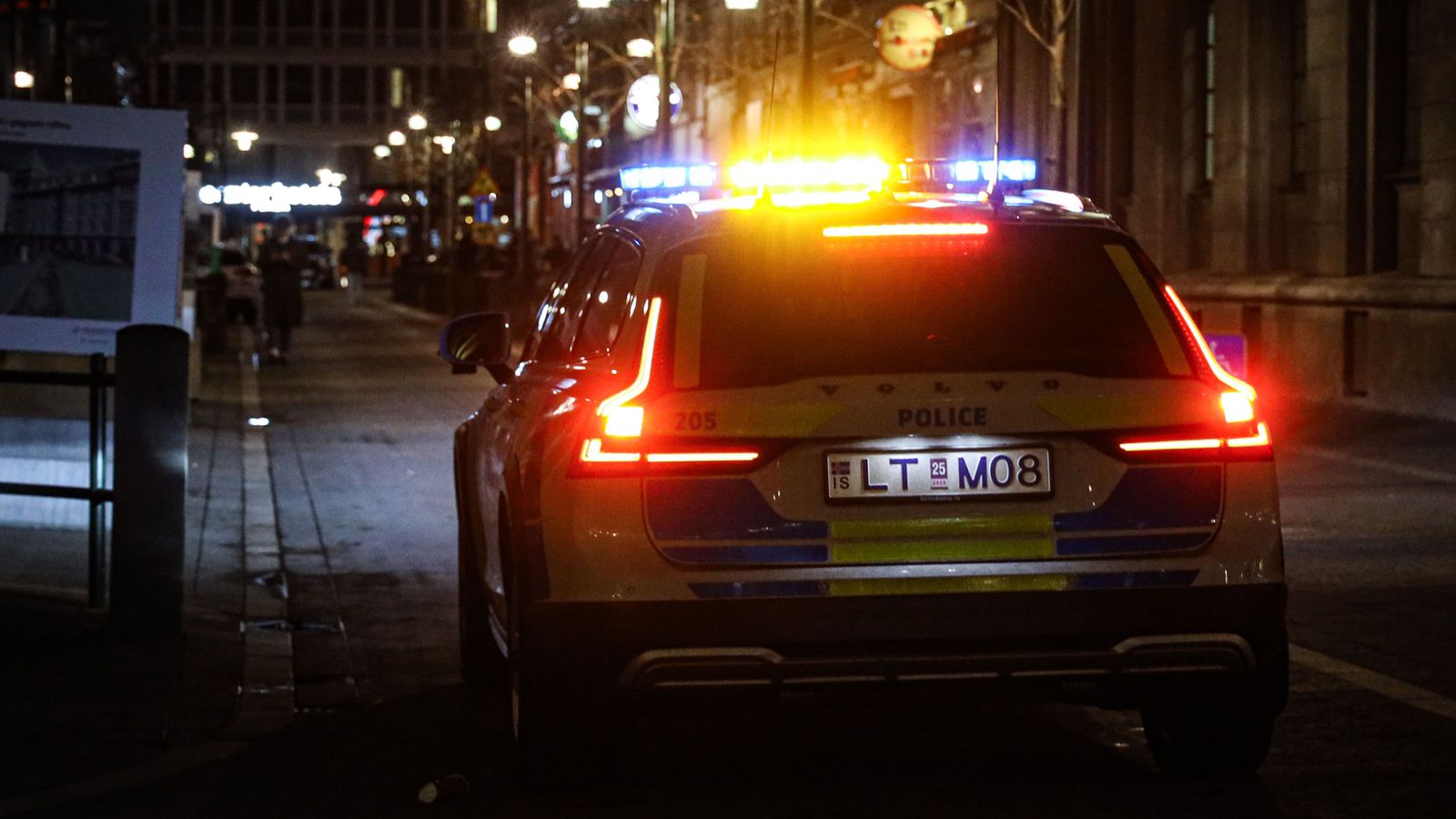 Með rafmagnsvopn í unglingapartíi