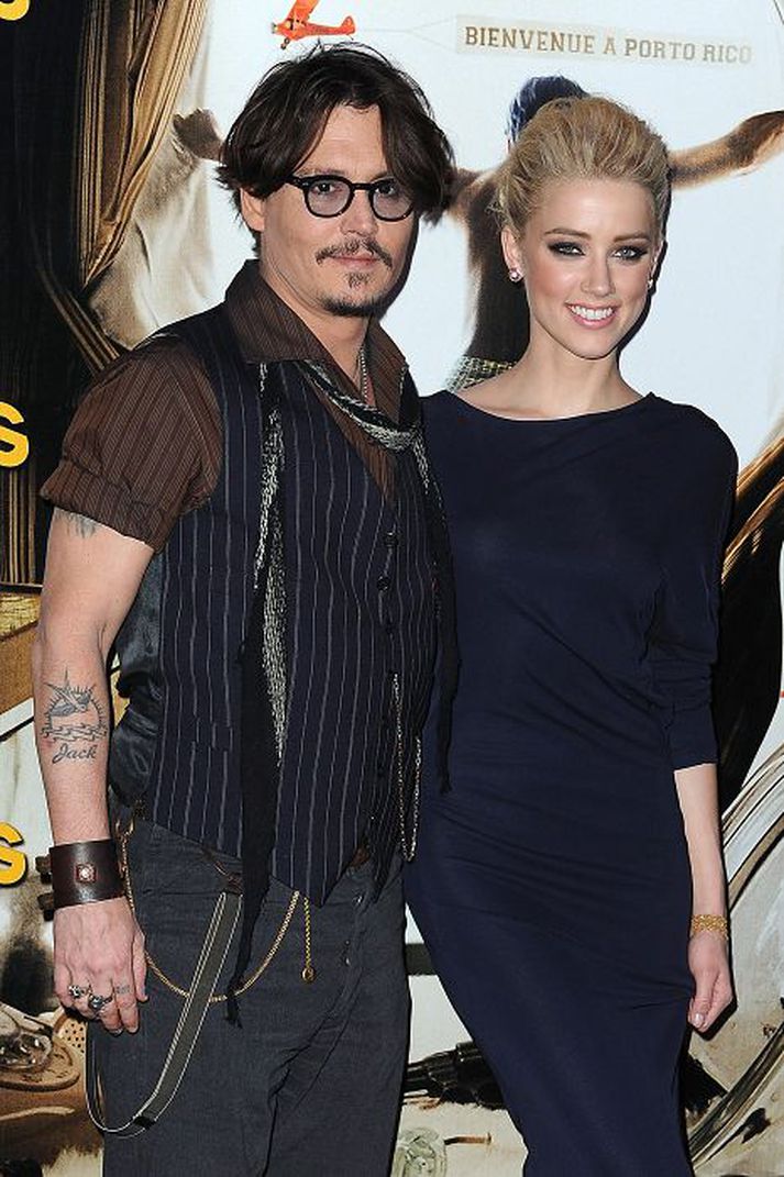 Orðrómur er uppi um að Johnny Depp og Amber Heard eigi í sambandi.