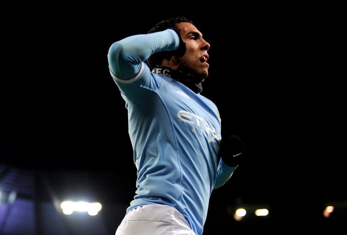 Carlos Tévez fagnar marki.
