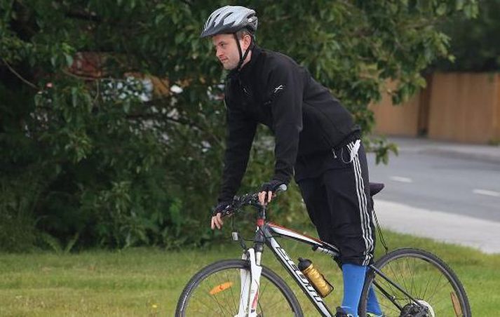 Róbert Þórhallsson hjólreiðamaður er á leiðinni um landið.