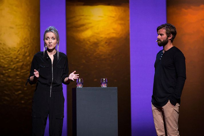 Þórdís Elva og Tom Stranger er þau héldu TED-fyrirlestur.