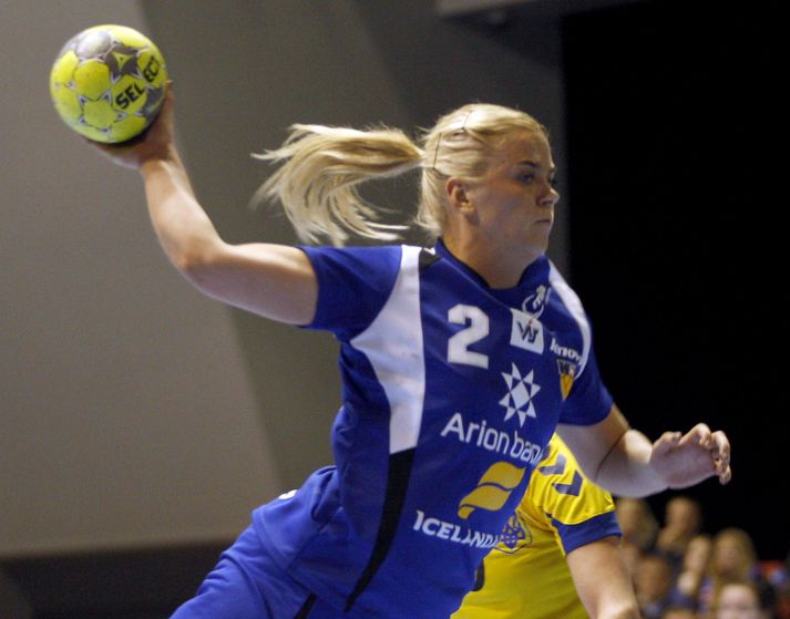 Karen Knútsdóttir og félagar þurfa að vinna síðustu þrjá leiki sína í riðlinum.