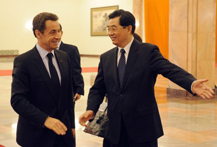 Nicolas Sarkozy, forseti Frakklands, og Hu Jintao, forseti Kína, fyrir fund þeirra í Peking í morgun.