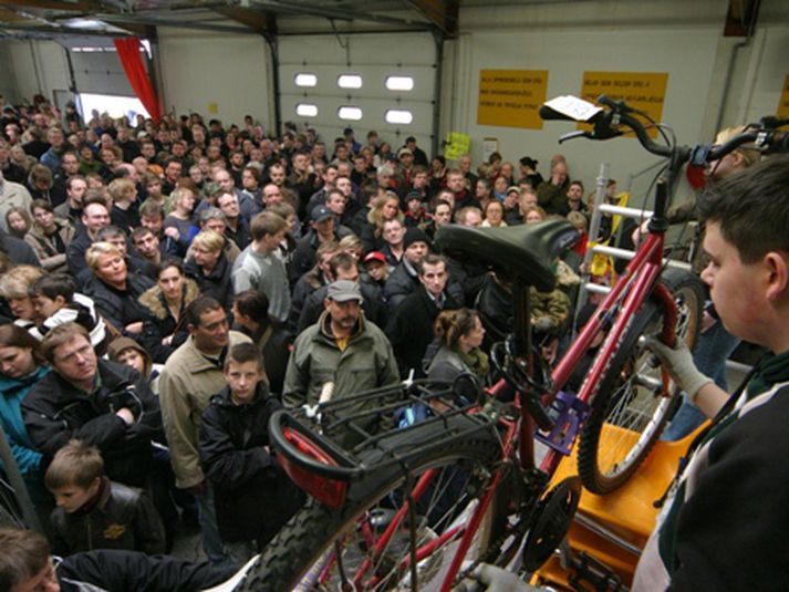 Frá reiðhjólauppboði lögreglunnar árið 2007.