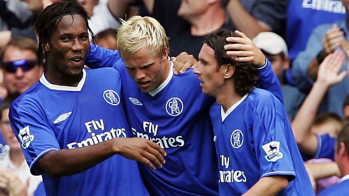 Eiður Smári Guðjohnsen fagnar hér sigurmarki sínu á móti Manchester United árið 2004.