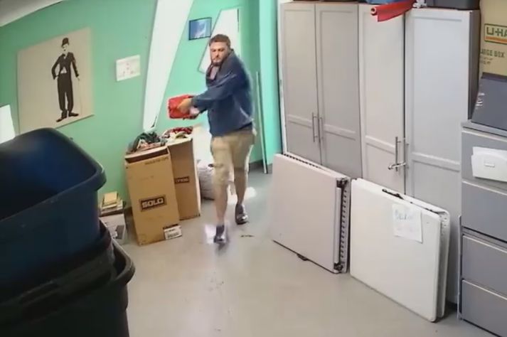 Maðurinn er sagður heita Darren William Beach og er 26 ára gamall.