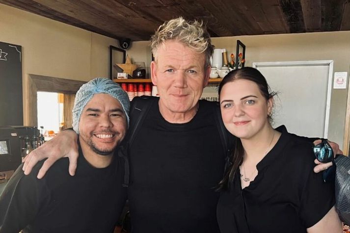 Eigendur Þrastalundar ásamt stjörnukokkinum Gordon Ramsay í dag.