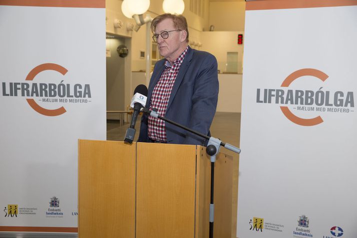 Þórarinn Tyrfingsson skrifaði undir samstarfssamninginn í gær.