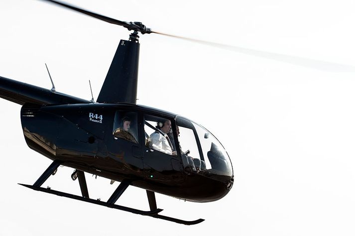 Þyrla af gerðinni Robinson R44 Raven II eins og þær tvær sem hröpuðu til jarðar í Finnlandi í dag.