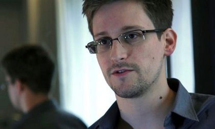 Edward Snowden er talinn muni fljúga til Kúbu í dag.