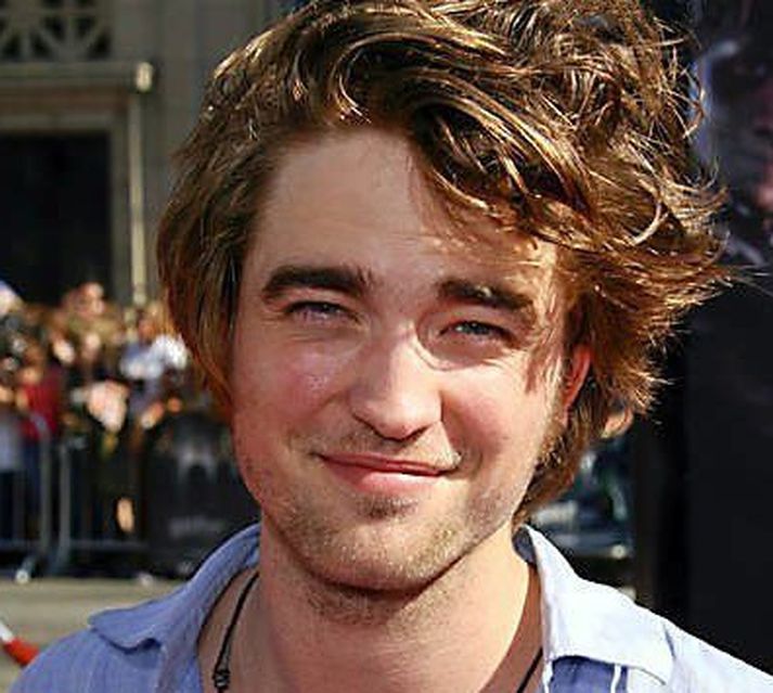 Robert Pattison grét yfir fegurð mótleikkonu sinnar Reese Witherspoon. Nordicphotos/getty