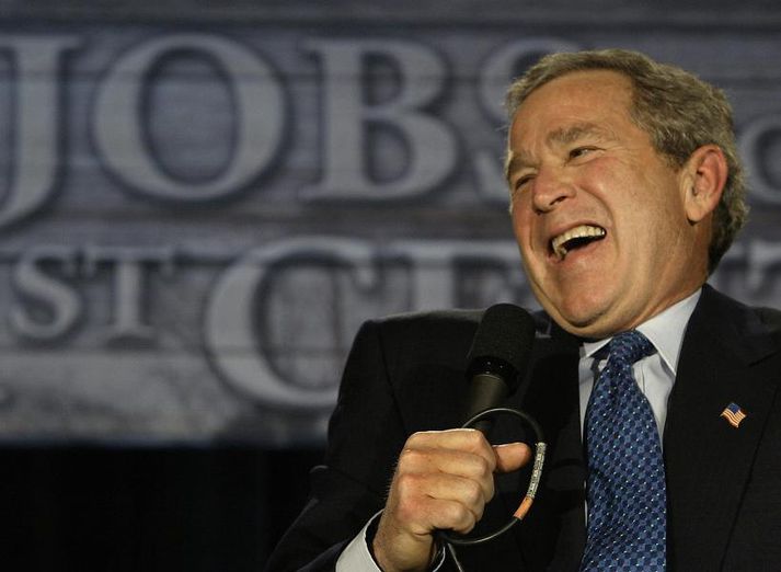 Russell Brand kallaði George Bush þroskahefta kúrekann fyrir nokkru og hlaut skammir fyrir.