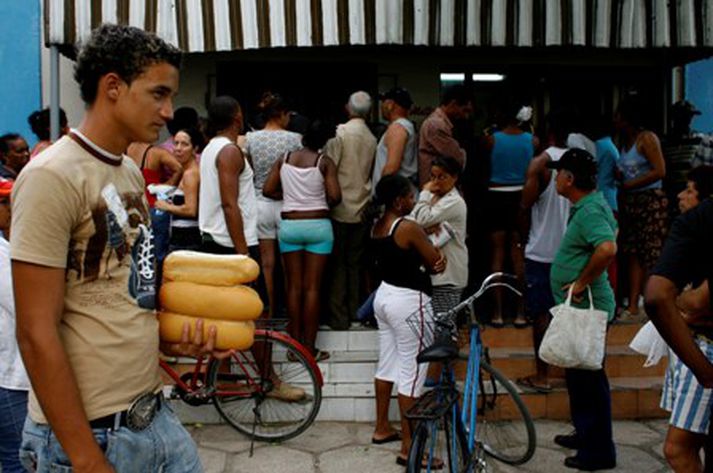 Kúbverjar birgðu sig margir hverjir upp af mat fyrir komu Ike.