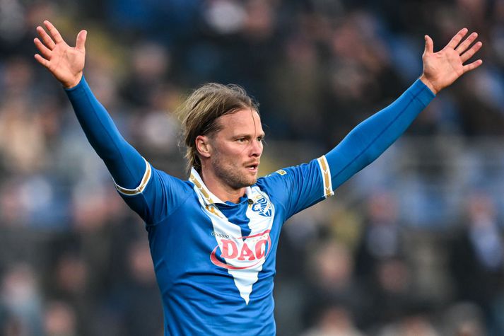 Birkir Bjarnason lék með Brescia á Ítalíu í vetur en mikil óvissa ríkir hjá félaginu eftir að það var dæmt niður um deild vegna skulda.