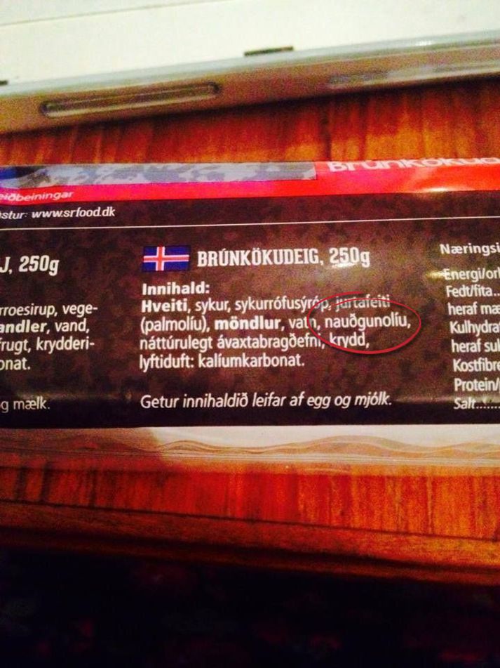 Brúnkökudeig sem inniheldur nauðgunolíu.