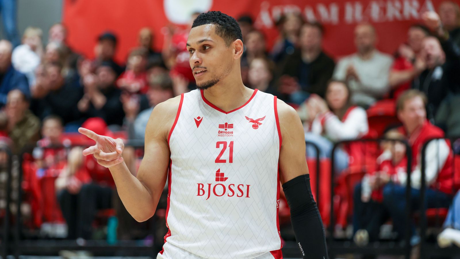 Kefla­vík - Valur | Klára Vals­menn ein­vígið í kvöld?