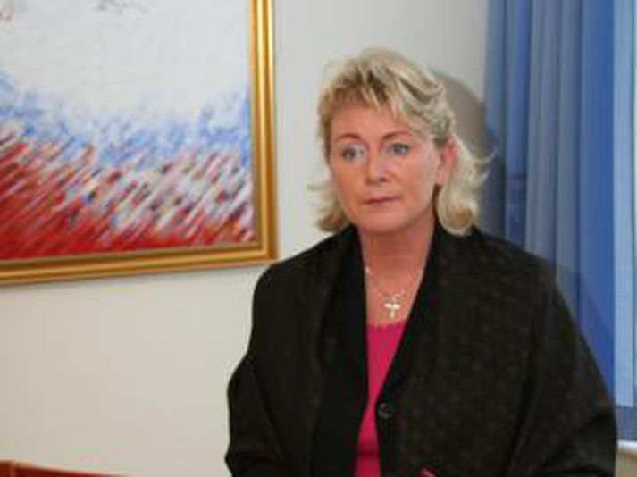 Jóna Kristín Þorvaldsdóttir bæjarstjóri segir að bæjarbúar séu rólegir þrátt fyrir skjálftana.