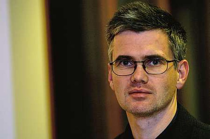 Ólafur Darri Andrason og samstarfsfólk hans spá auknu jafnvægi í íslensku efnahagslífi á næstu tveimur árum.