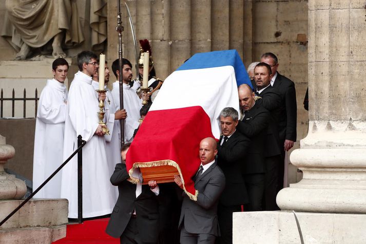 Útför var gerð frá kirkjunni Saint-Sulpice í París fyrr í dag.