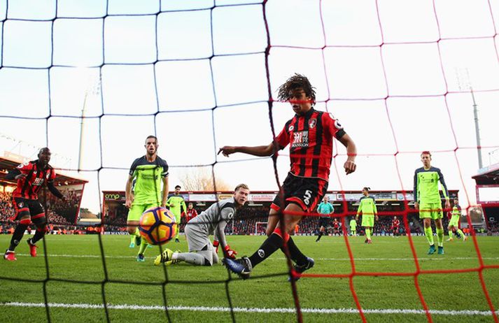 Nathan Aké potar boltanum yfir línuna og tryggir Bournemouth öll stigin.