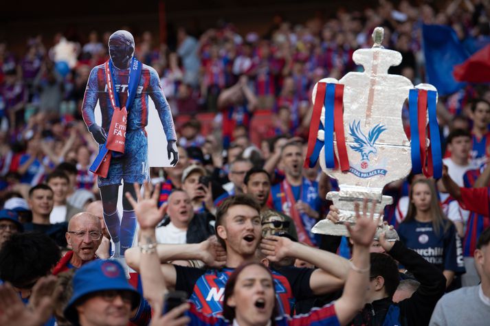 Stuðningsmenn Crystal Palace fögnuðu sigrinum í FA-bikarnum vel og innilega. Þrátt fyrir það gæti liðið misst af sæti í Evrópudeildinni.