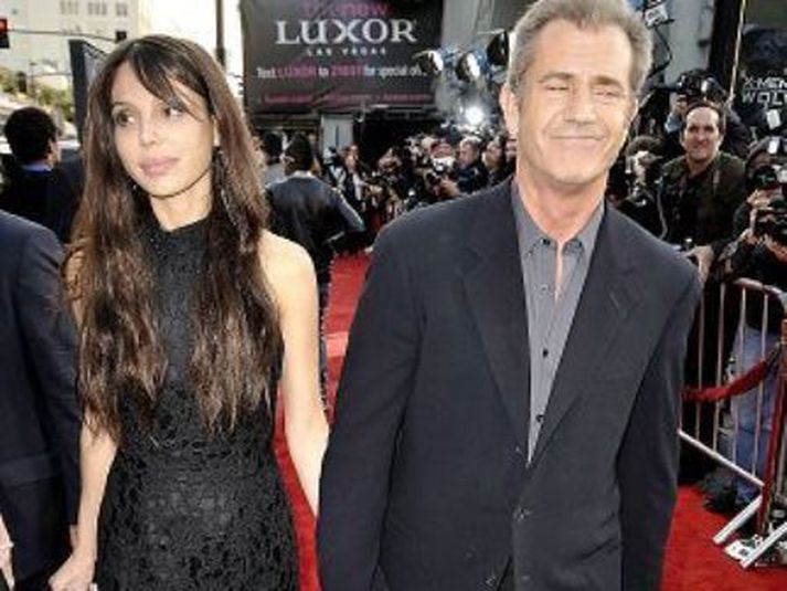 Með bakþanka Mel Gibson sér eftir fyrrverandi eiginkonu sinni og hefur hætt við brúðkaup sitt og nýju kærustunnar.