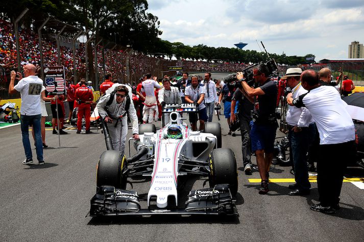 Felipe Massa á ráslínunni á Interlagos í dag.