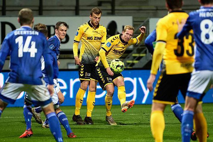 Jonas Thorsen skýtur að marki Lyngby fyrr á leiktíðinni.