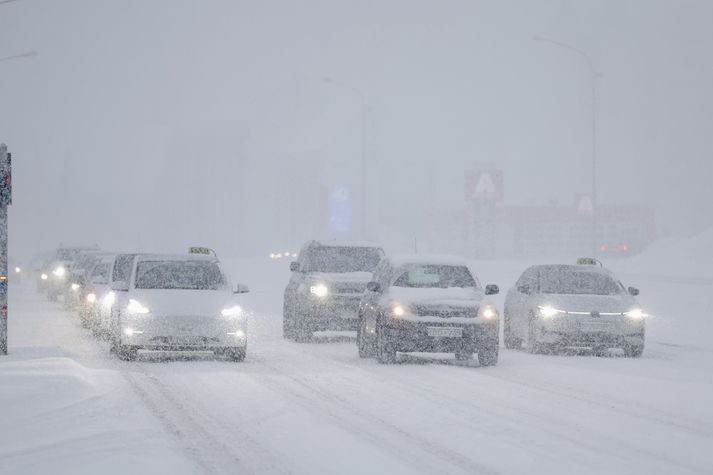 Fólk er hvatt til að fara fyrr heim til að létta á síðdegisumferðinni.