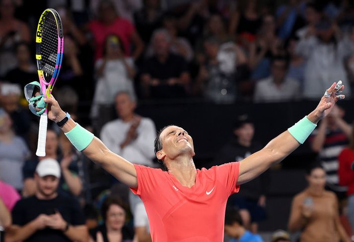 Rafael Nadal hóf endurkomu sína á tennisvöllinn með sigri.