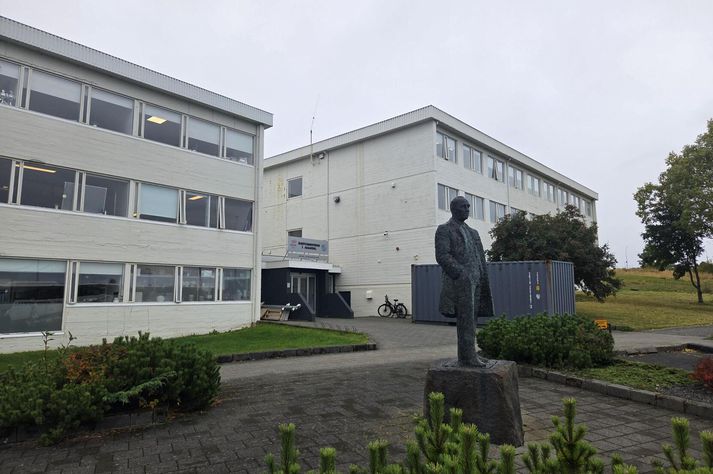 Sundþjálfari KR ógnaði sundþjálfara Gróttu með hníf fyrir fund Sundsambands Íslands.