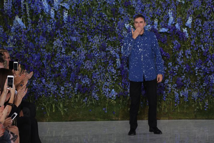 Raf Simons kveður tískusviðið í bili.