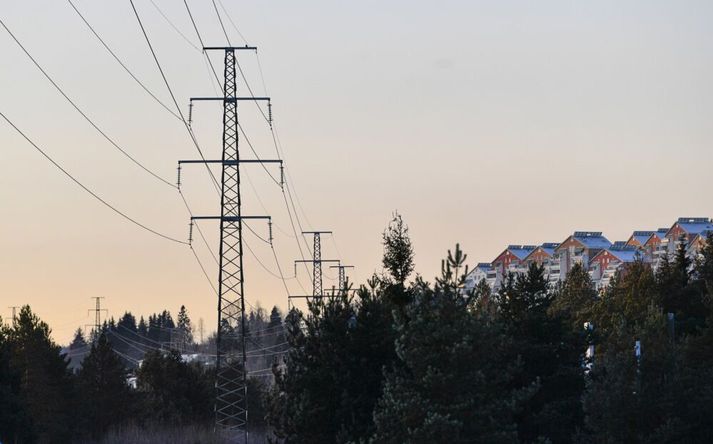 Rafmagnslínur í Sundsvall í Svíþjóð. Myndin er úr safni.