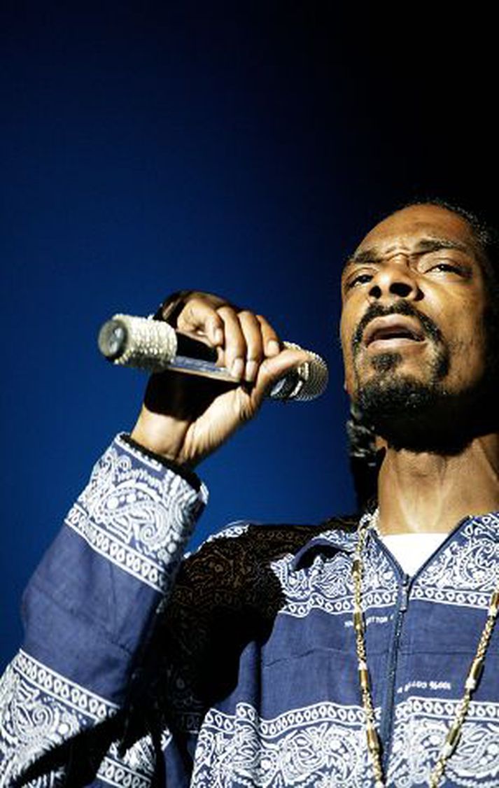 Rapparinn Snoop Dogg hefur átt í miklum vandræðum með að halda sig á beinu brautinni.
