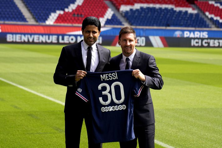 Lionel Messi ásamt Nasser Al-Khelaifi, forseta PSG.