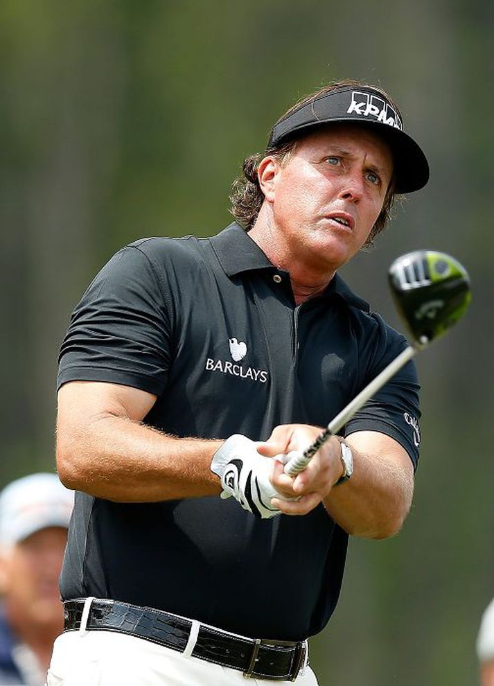 Phil Mickelson slær 15 til 22 metrum lengra með nýju kylfunni sinni.