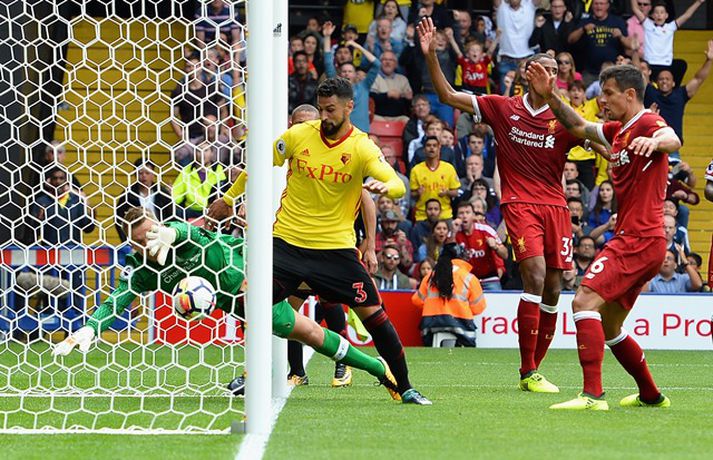 Miguel Britos tryggði Watford stig gegn Liverpool með marki eftir hornspyrnu.