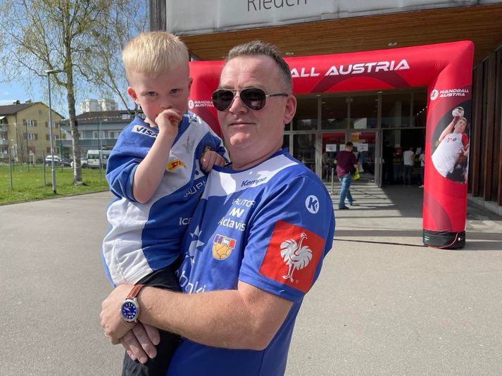 Gísli Hafsteinn Gunnlaugsson og Tristan Ýmisson ætla að styðja vel við íslenska landsliðið í dag.