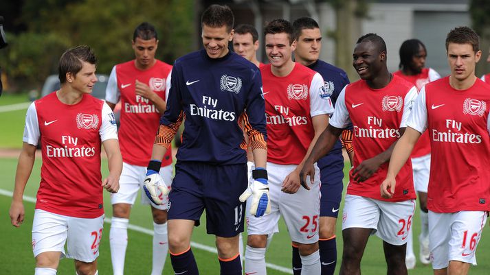 Wojciech Szczesny, markvörður Arsenal, með félögum sínum í liðinu.