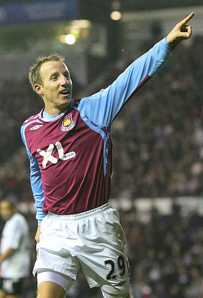 Lee Bowyer hefur staðið sig vel á leiktíðinni.