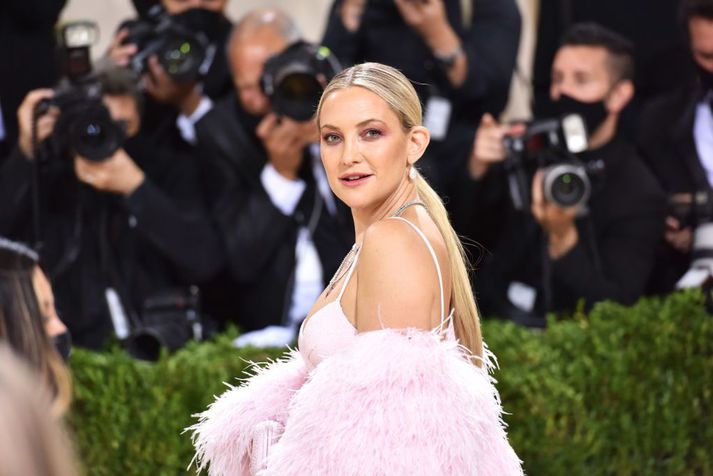 How To Loose a Guy in 10 Days leikkonan Kate Hudson ljómaði í bleikri hönnun frá Michael Kors á Met Gala á sunnudag.