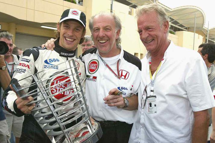 David Richards fagnar góðum árangri með Jenson og John Button, en hann var framkvæmdarstjóri BAR Honda en var bolað burt.